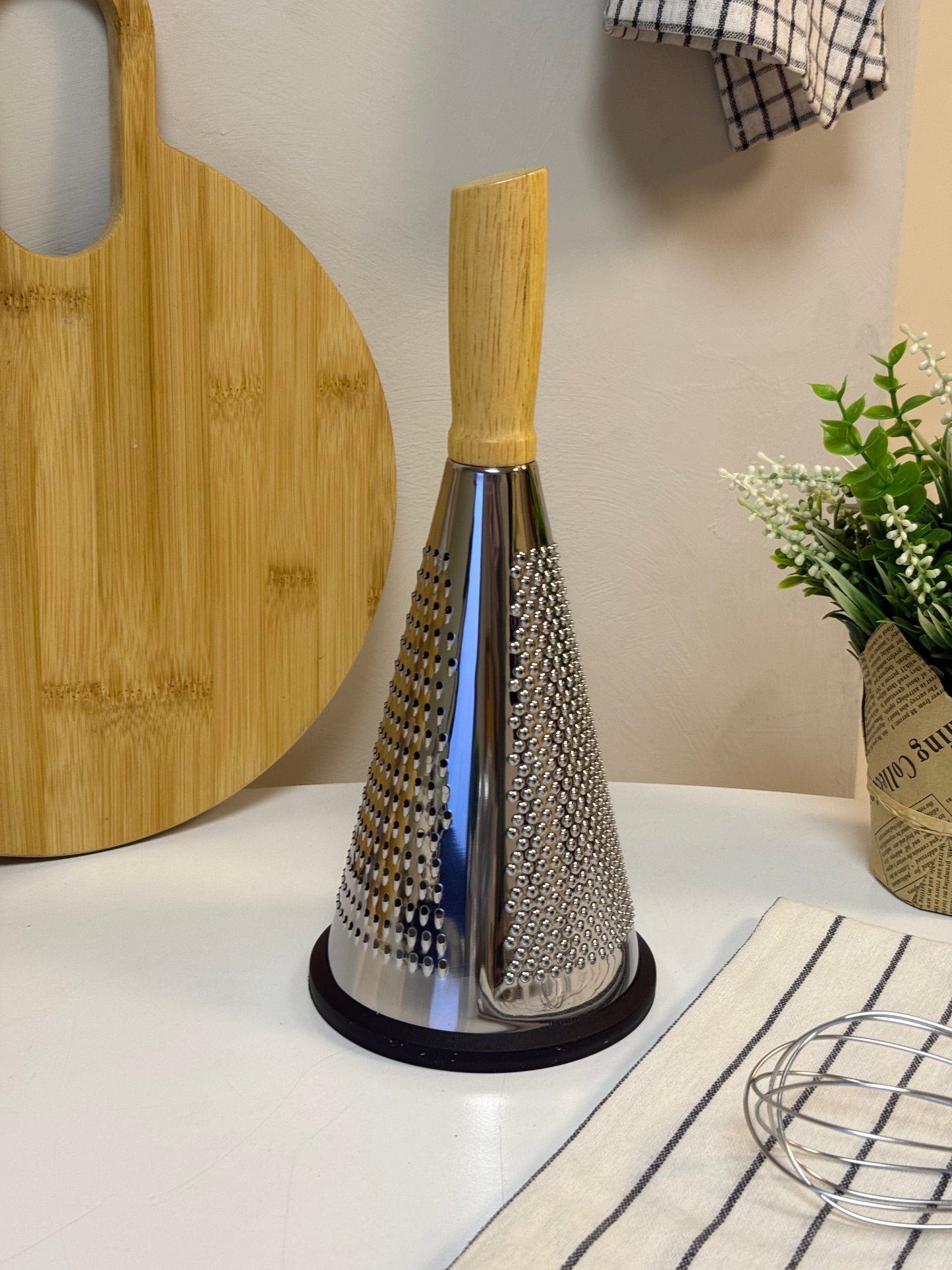 Grater Yuvarlak Bambu Tutmalı Kaydırmaz Taban Rende KOD:2874