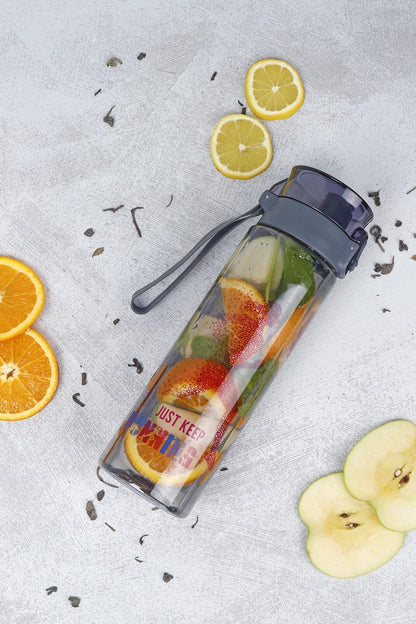 1 Adet Desenli Kilitli Kendiliğinden Süzgeçli Kolay Taşınabilir Detoks Sporcu Diyet Matarası 800 ML - Pembe-Mavi