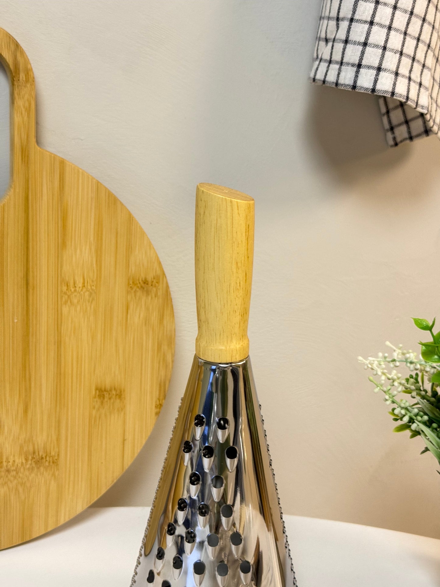 Grater Yuvarlak Bambu Tutmalı Kaydırmaz Taban Rende KOD:2874