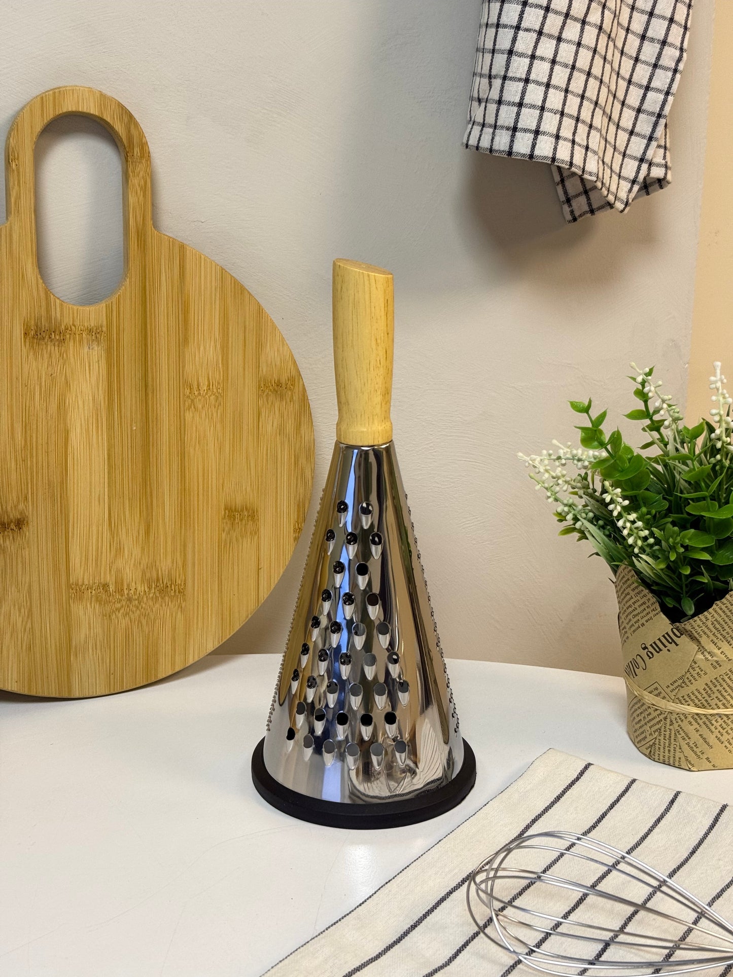 Grater Yuvarlak Bambu Tutmalı Kaydırmaz Taban Rende KOD:2874
