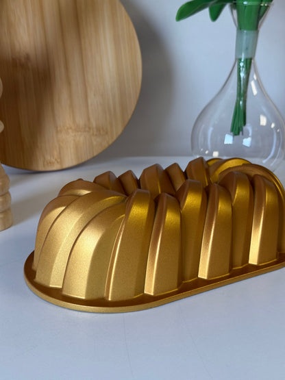 İris Oval Döküm Kek Kalıbı Gold